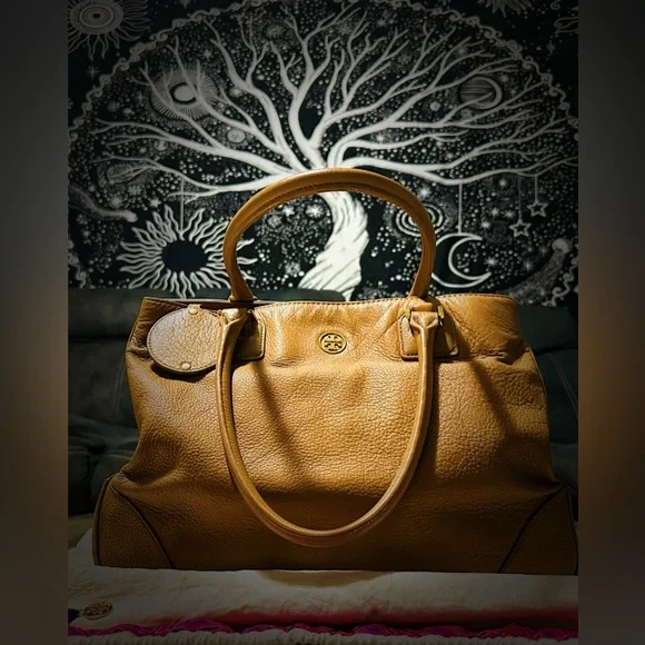 Vintage Y2K Tory Burch Tan soft Leather Tote handbag shoulder bag with scarf - Picture 16 of 17